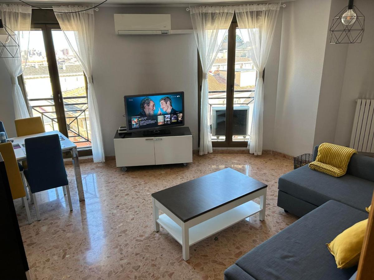 El Torreon Del Pilar. Opcion De Parking Apartment Zaragoza Exterior photo