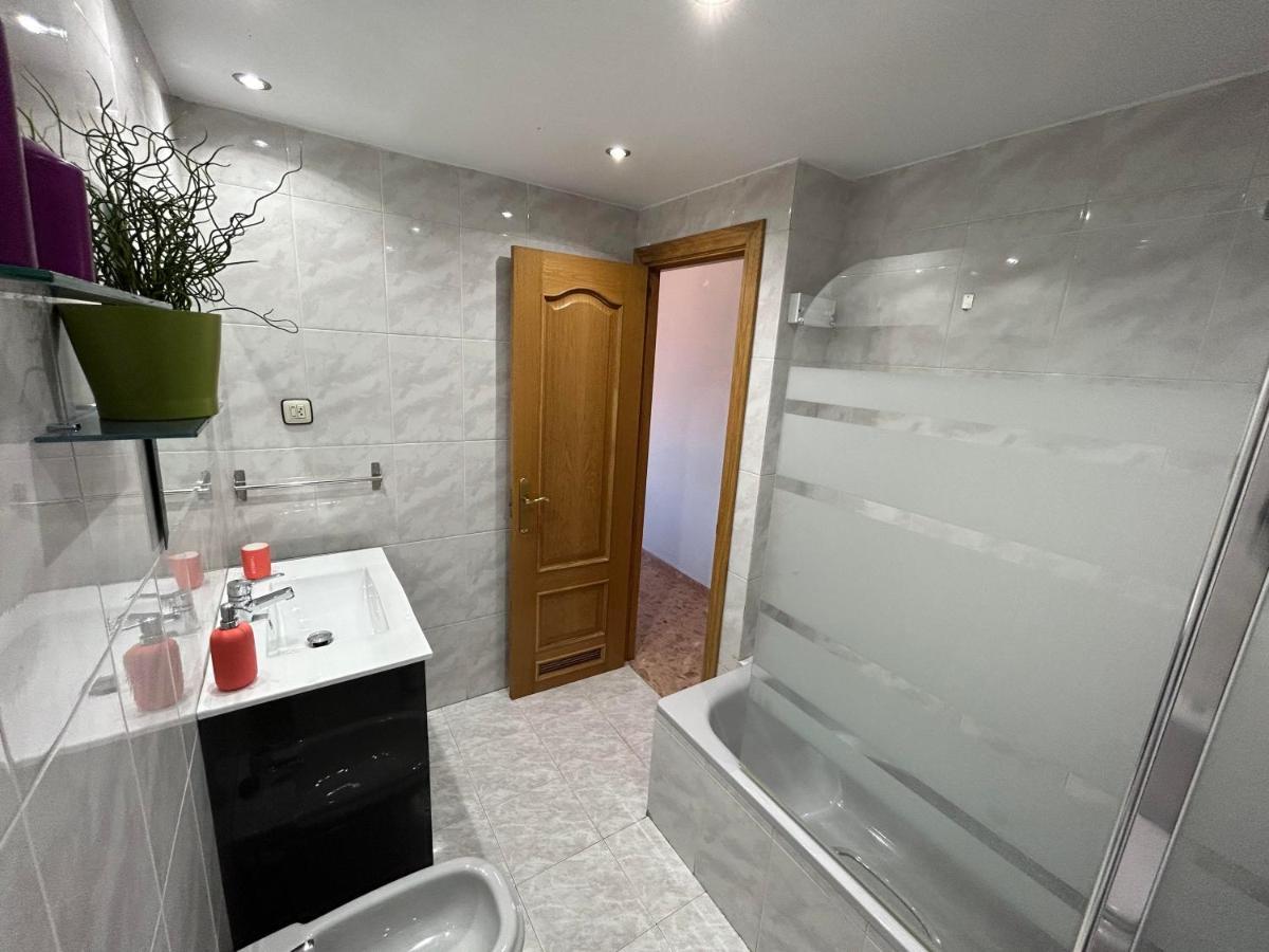 El Torreon Del Pilar. Opcion De Parking Apartment Zaragoza Exterior photo