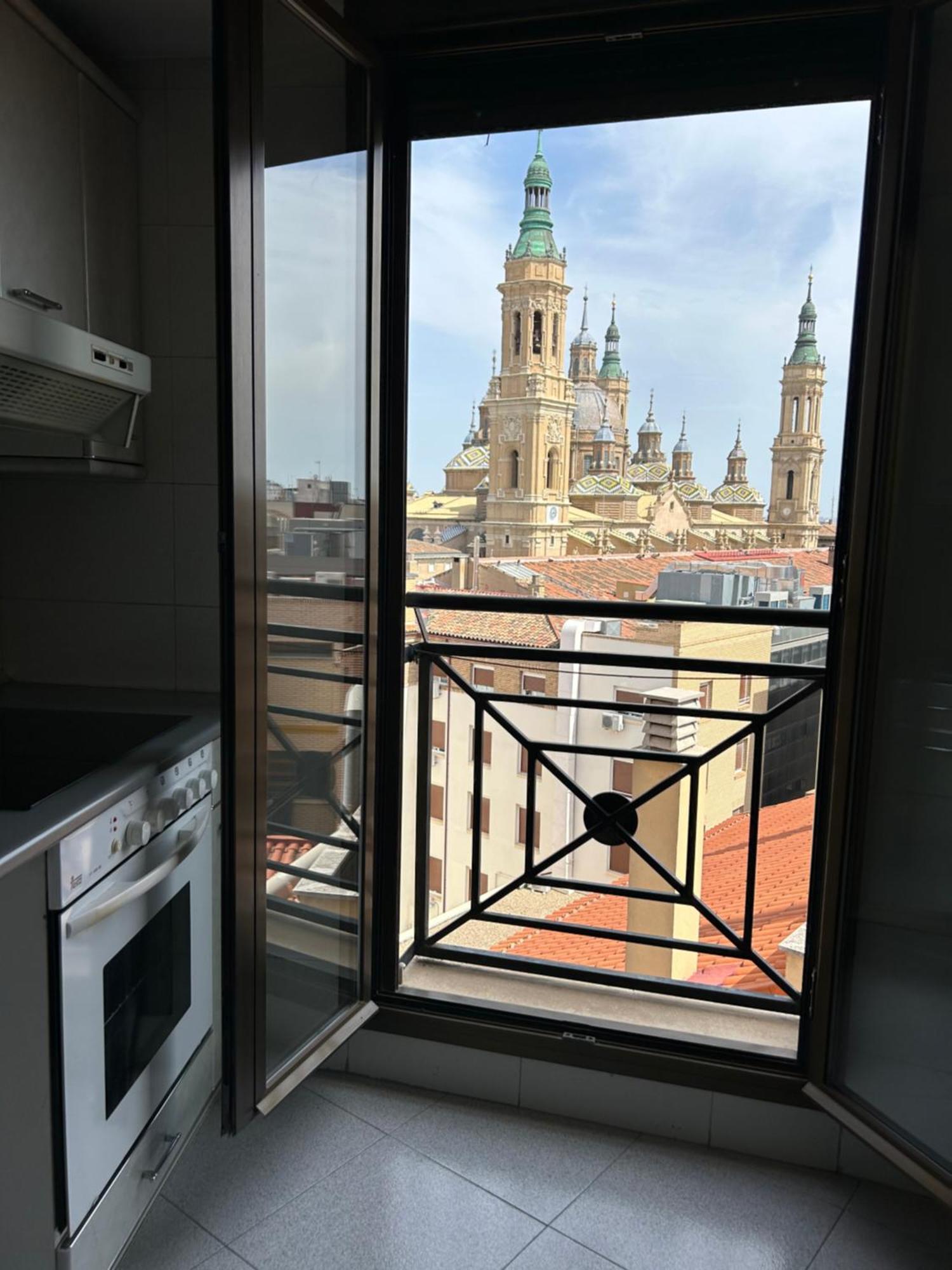El Torreon Del Pilar. Opcion De Parking Apartment Zaragoza Exterior photo